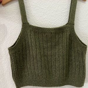 Green cropped sweater tank